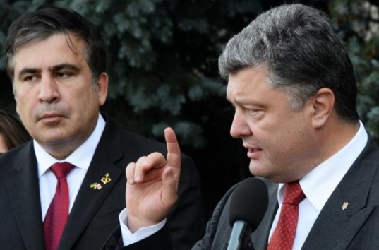 Саакашвили узнал о намерении Порошенко лишить его гражданства