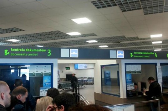 Нардеп рассказал, как относятся к украинцам в польских аэропортах