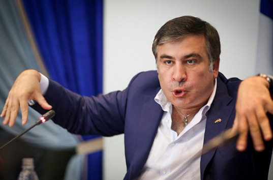 Саакашвили пригрозил Порошенко протестными акциями