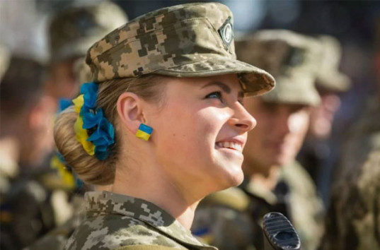 В Украине хотят уравнять права мужчин и женщин, которые служат в рядах ВСУ