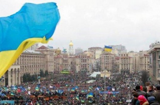 «Властям удалось отвлечь украинцев от политики» — эксперт