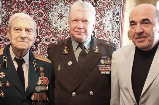 «Мы точно помним, кто герои, а кто нелюди», — Рабинович начал поздравлять ветеранов (ВИДЕО)