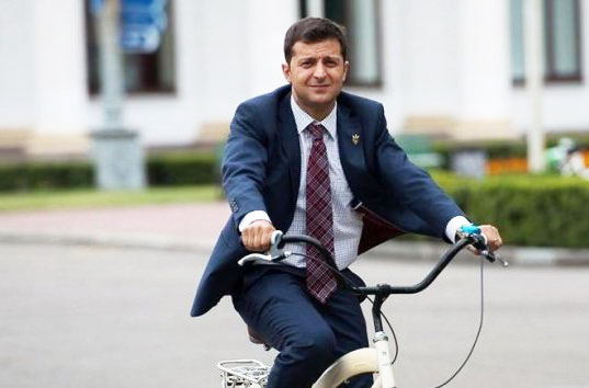 Зеленский объяснил, почему не ездит на велосипеде как в фильме «Слуга народа»