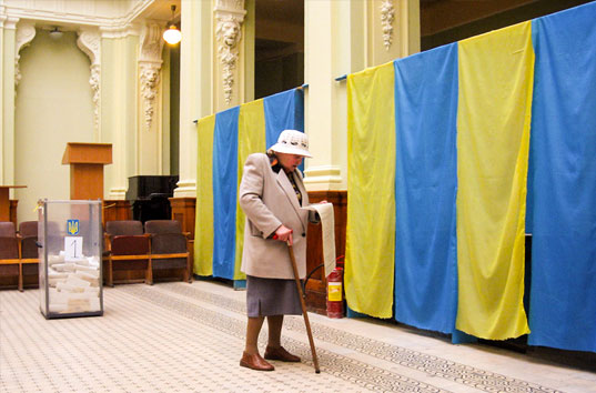 ЦИК показал первые данные о явке. Народ в Украине голосует активнее, чем в первом туре