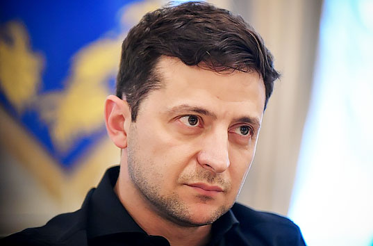 Президент Украины требует от парламента собраться завтра на внеочередное заседание