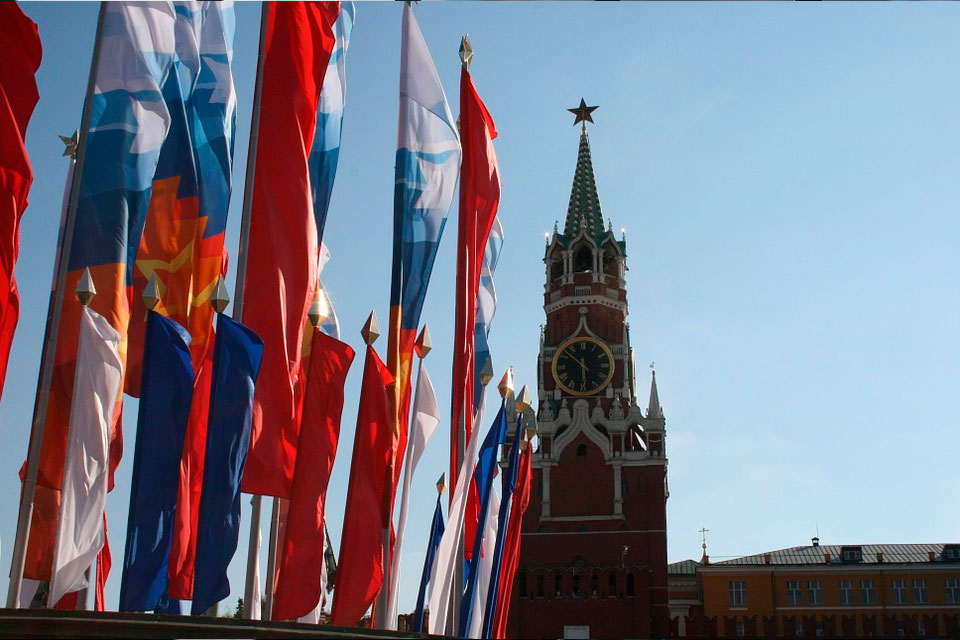 В Кремле ответили Зеленскому на его слова об украинском флаге над Госдумой РФ
