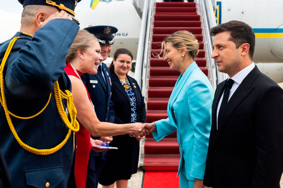 Президент Украины Владимир Зеленский прилетел в США на встречу с Байденом