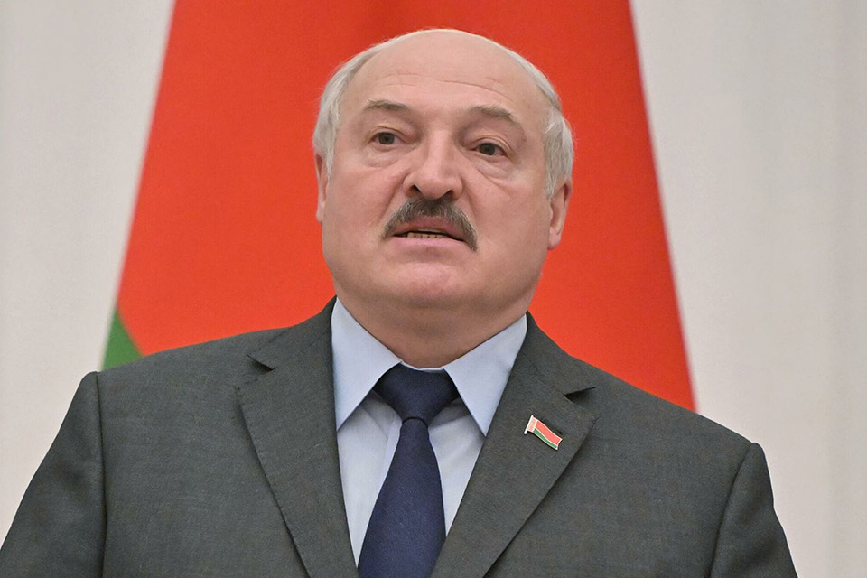Лукашенко заявил, что Зеленский должен принять предложение «мира» от Путина