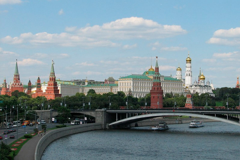 В Москве начались аресты военных, в результате чего перекрыто движение в центре