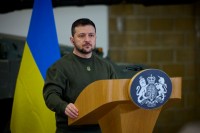 Владимир Зеленский поблагодарил Байдена за поддержку Украины в Конгрессе