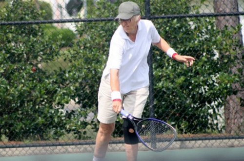 На турнире ITF в Пелхэме во второй круг квалификации вышла 69-летняя теннисистка (видео)