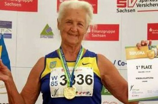90-летняя пенсионерка установила рекорд Украины пробежав 10 км за 80 минут