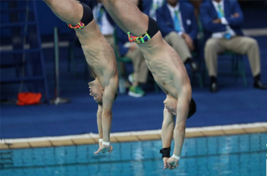 Долгов и Горшковозов завоевали золото для Украины по прыжкам в воду