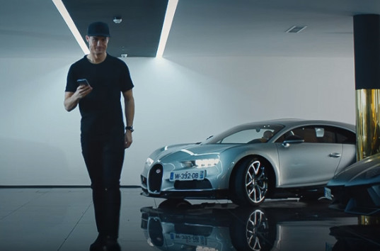 Криштиану Роналду показал своего «нового зверя» Bugatti Chiron за 2,5 миллиона евро (ВИДЕО)
