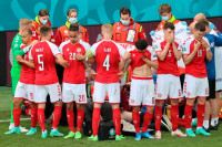 У футболиста сборной Дании во время матча остановилось сердце! Эриксен — живи!