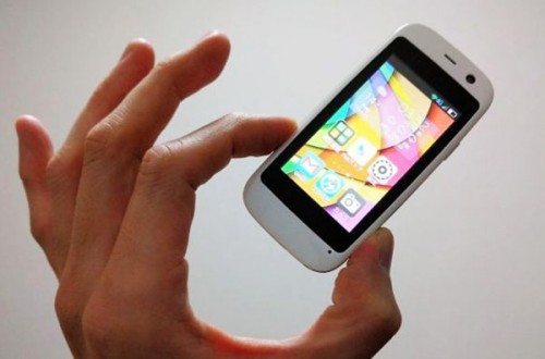 Posh Mobile Micro X S240 — смартфон размером с кредитную карточку и полноценной начинкой