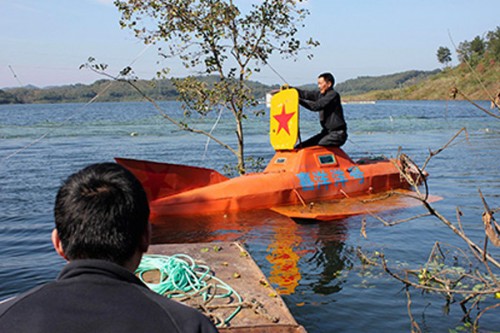 Китайский фермер построил подводную лодку собственной конструкции