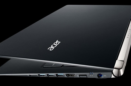 Компания Acer обновила тонкий и мощный ноутбук Aspire V17 Nitro Black