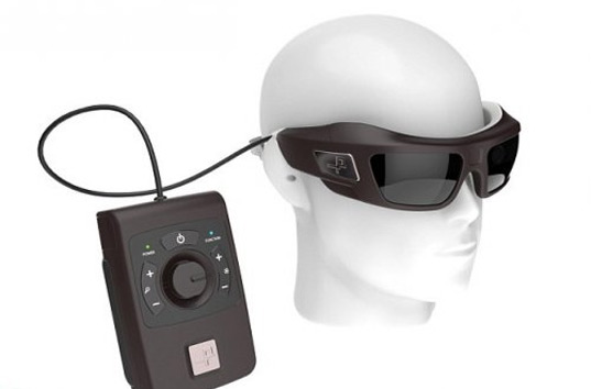 Новые хай-тек очки помогут вернуть зрение слепым пациентам