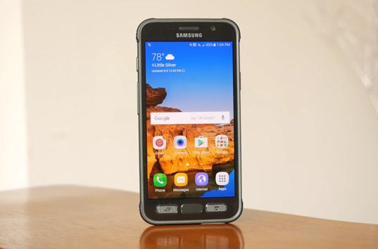 Samsung презентовал Galaxy S7 active с небьющимся дисплеем (ВИДЕО)