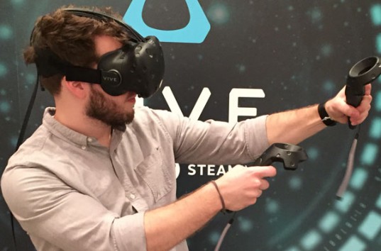 Шлем виртуальной реальности HTC Vive и Oculus Rift — отличный подарок на новый год