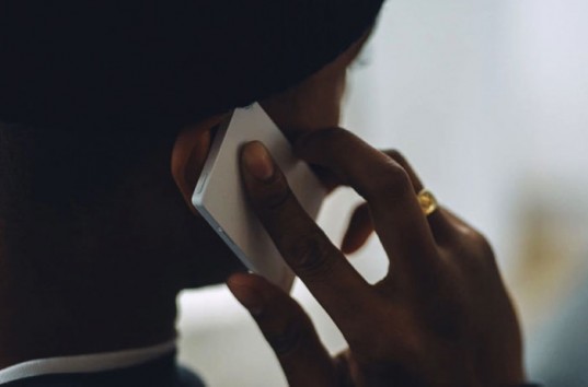 Смартфон Light Phone 2 – самый минималистичный и портативный в мире телефон (ФОТО)