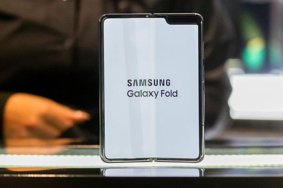 Samsung встроит в обновлённый Galaxy Fold стекло толщиной с человеческий волос