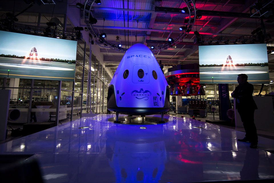 SpaceX вернул на Землю первый корабль с полностью гражданскими туристами