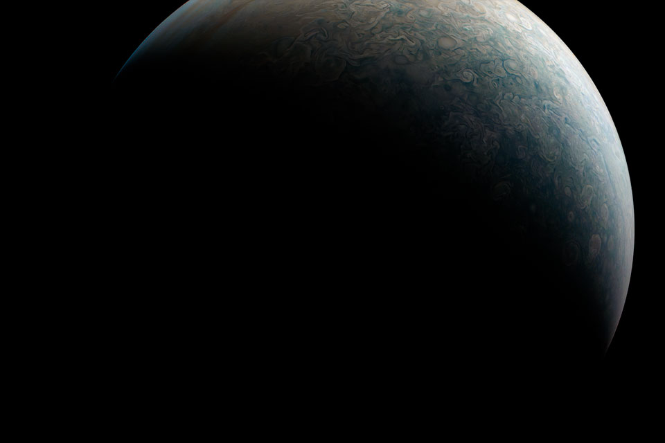 NASA показало захватывающие фото крупнейшей планеты солнечной системы — Юпитера