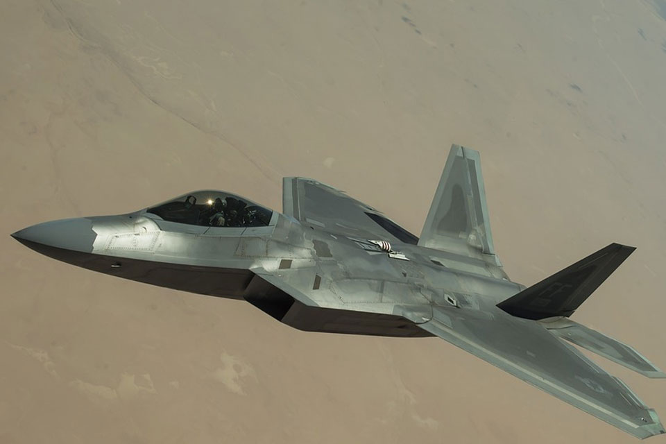 США хотят снять с вооружения F-22 Raptor, чтобы освободить бюджет для нового истребителя