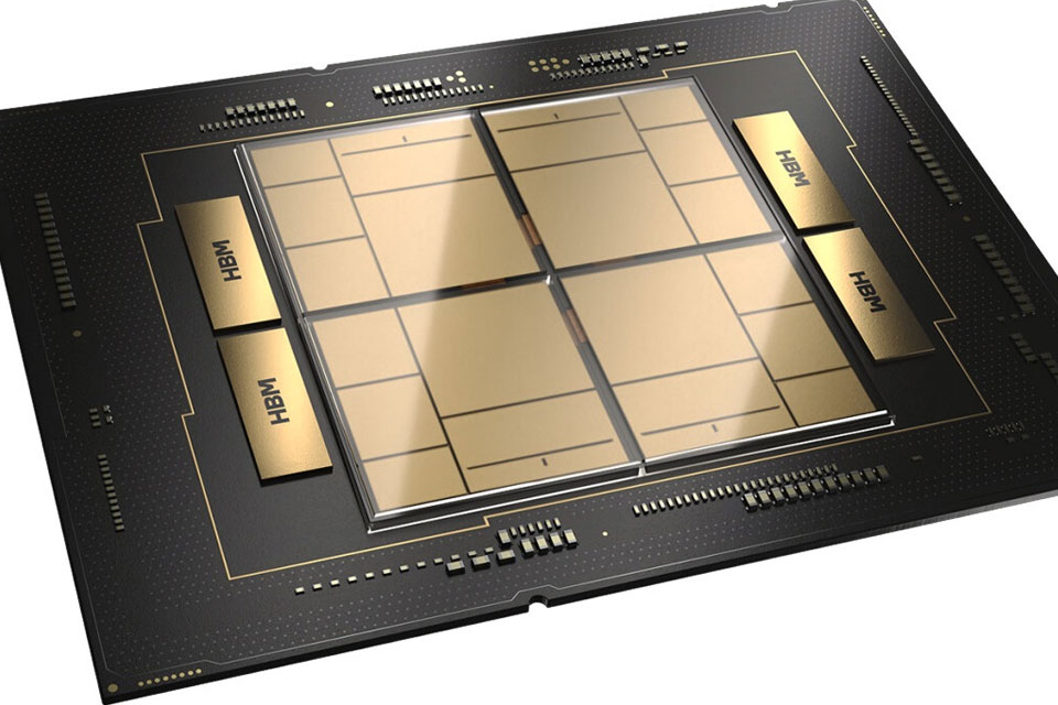 Intel анонсировала процессоры Xeon Max со встроенной памятью HBM2e