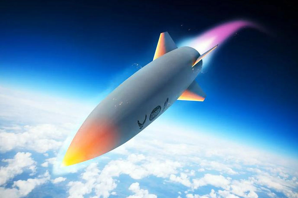 B-52 Stratofortress запустил гиперзвуковую ракету со скоростью более 6100 км/ч (ВИДЕО)