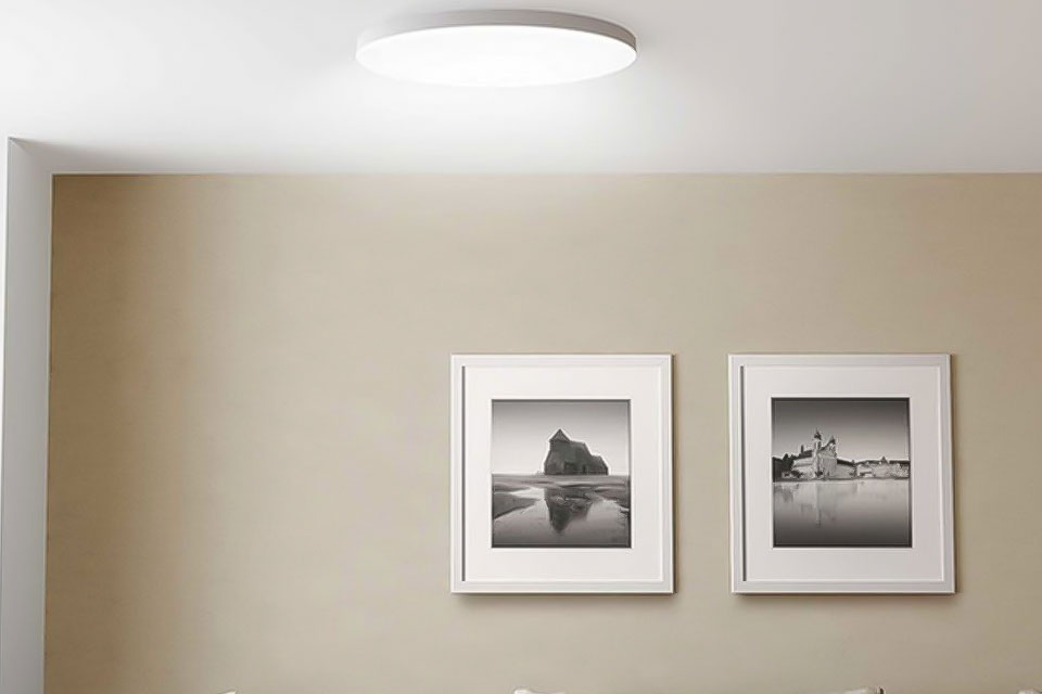 Xiaomi представила потолочный светильник и «мгновенный» фотопринтер