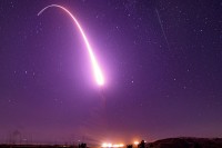 США демонстративно испытали межконтинентальную ракету Minuteman III