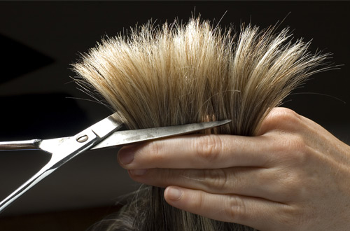 В Киеве всего 10% парикмахерских используют стерилизаторы для маникюрных инструментов