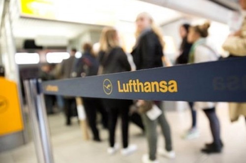 В Герании авиакомпания Deutsche Lufthansa AG отменила более 850 авиарейсов