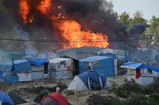 В лагере беженцев в Кале произошла массовая драка, пострадали 40 человек