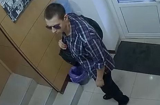 В Киеве мужчина ограбил обменный пункт и при попытке задержания ранил полицейского