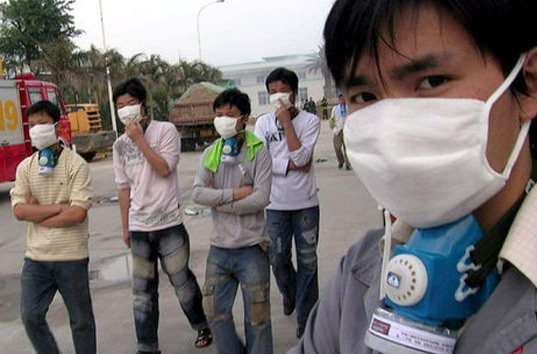 Утечки химикатов в Китае: Госпитализировано более 130 человек, в том числе 43 ребенка