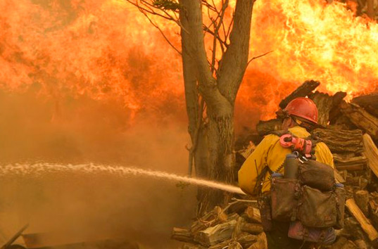 Пожар в Калифорнии разросся почти до сотни квадратных километров