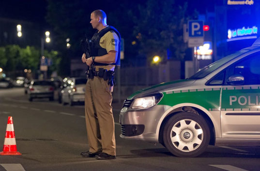 Теракт в Баварии: погиб один человек, еще 12 человек получили ранения
