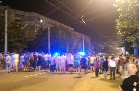 В Харькове люди пытались учинить самосуд над виновником смертельного ДТП (ВИДЕО)