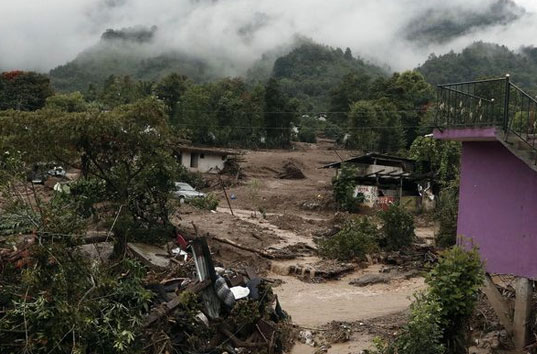 Количество жертв шторма «Эрл» в Мексике возросло до 49 человек