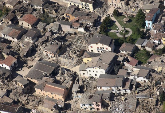 Число погибших в результате землетрясения в Италии достигло 37 человек