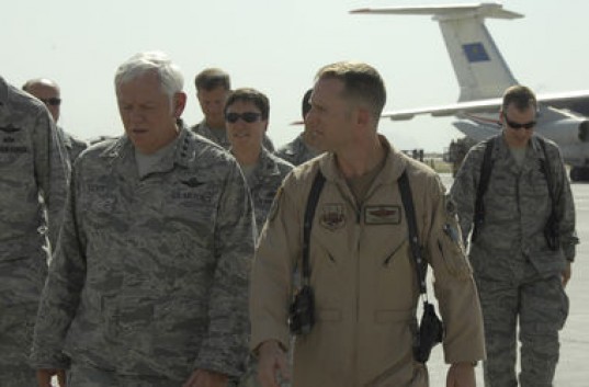 Отставного генерала ВВС США обвинили в изнасиловании подчиненных