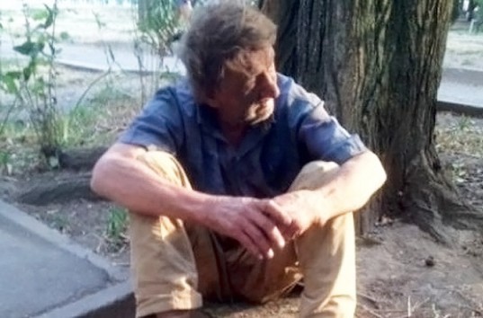 В Одессе под окнами своей квартиры погибает 71-летний мужчина