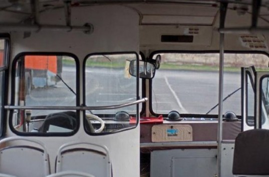 На Львовщине водитель выгнал из автобуса 11-летнего мальчика промокшего под дождем