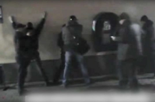 В Запорожье задержали полицейских, которые грабили людей (ВИДЕО)