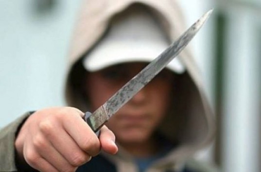 В Киеве подросток «на спор» изнасиловал и ограбил 27-летнюю женщину