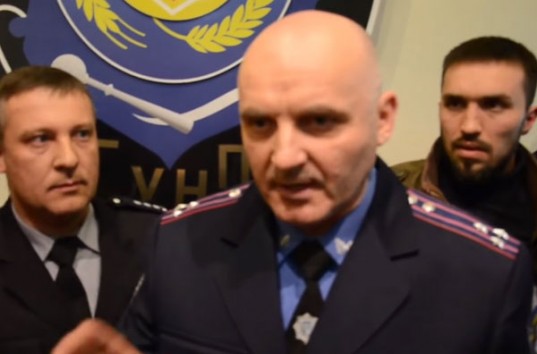 Активисты Черкасс с позором прогоняют назначенного начальника полиции Лютого (ВИДЕО)